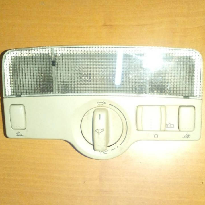 

Плафон Volkswagen Golf 4