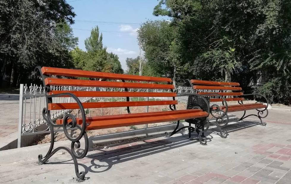 

Кованая лавка садовая Мария 2м с укрепляющем подвесом Эконом