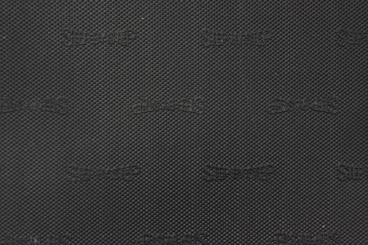 

Резина набоечная для обуви "ЕВРО EXTRA"500*500 т. 6,6 мм. рис. SBS, Черный