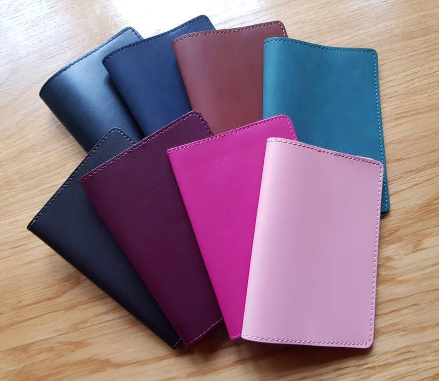 

Кожаные обложки на паспорт загранпаспорт мужская женская Карта Мира, Герб Тризуб, патриотическая, вышиванка, Разные цвета