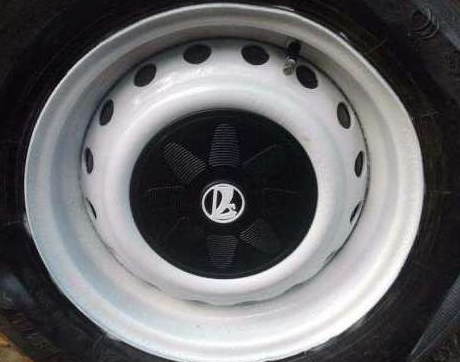 

Колпак колеса ВАЗ 2101-2107 на болтах (малый, черный) комплект 4 шт.