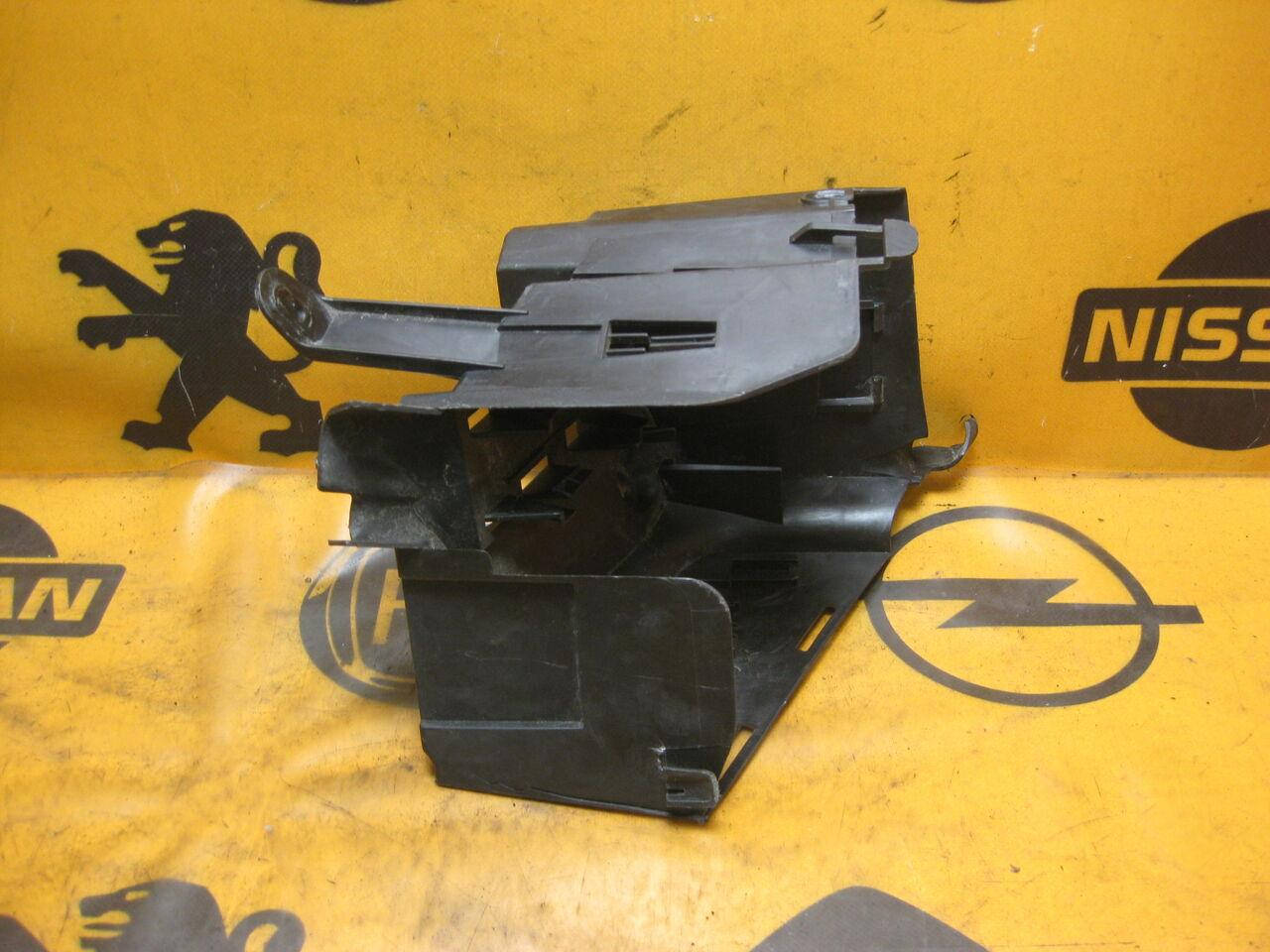 

Б/У Корпус блока предохранителей RENAULT KANGOO 8200129134