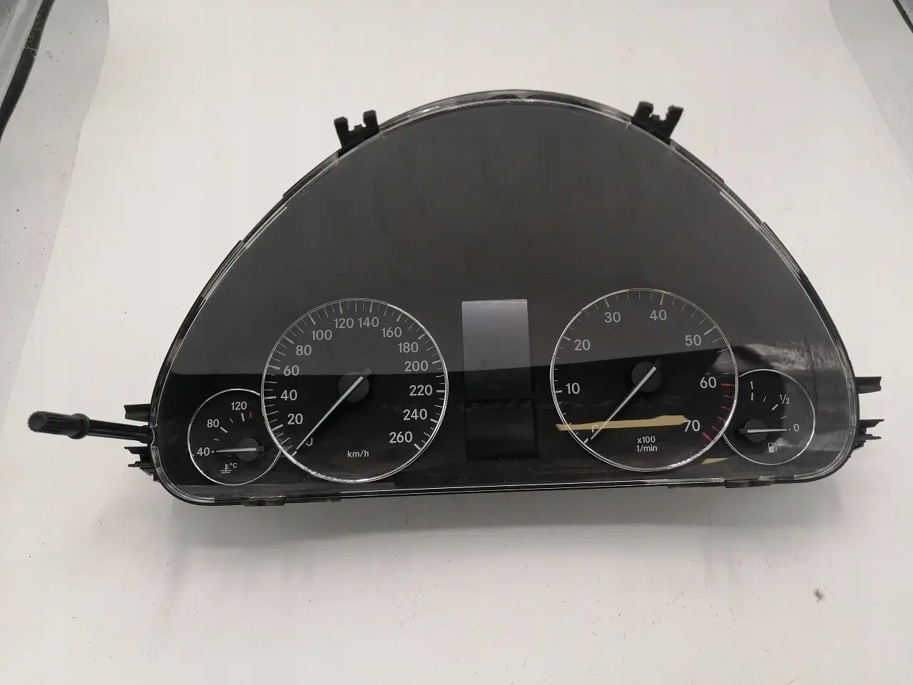 

Панель приборов MERCEDES C-KLASA W203 ЧАСЫ A2035404547 под заказ 2-4 дн