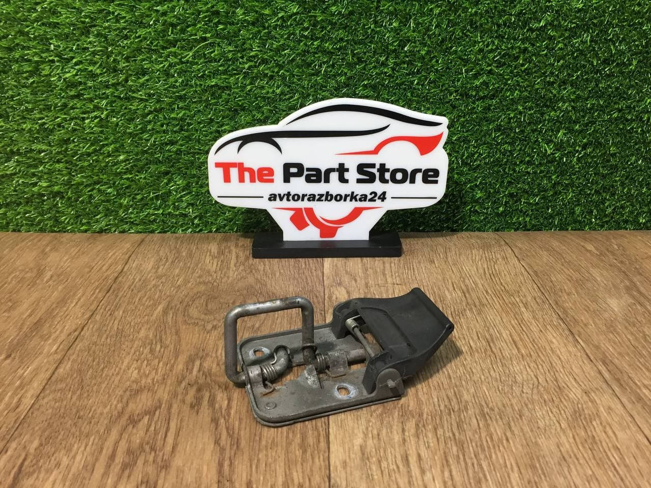 

Замок капота крюк верхняя часть Skoda Rapid Шкода Рапид 2012 - 2015, 5JA823186B