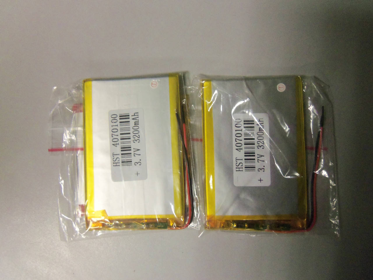 

Внутренний Аккумулятор 3,8*70*104 (3200 mAh 3,7V) 4070100 AAA класс в Запорожье, Серый
