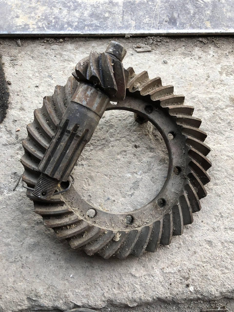 

Главная пара уаз 8/37