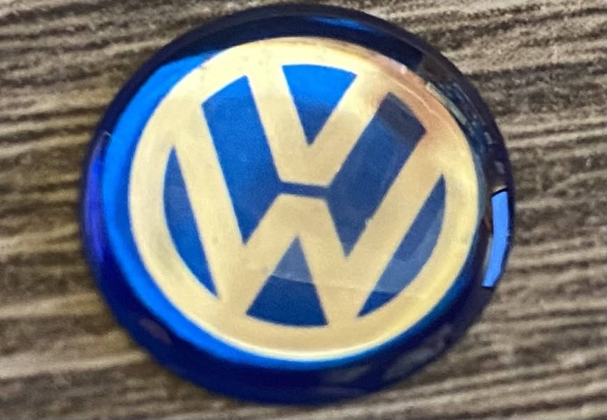 

Наклейка на ключ VW (Фольсваген) синяя 14 мм