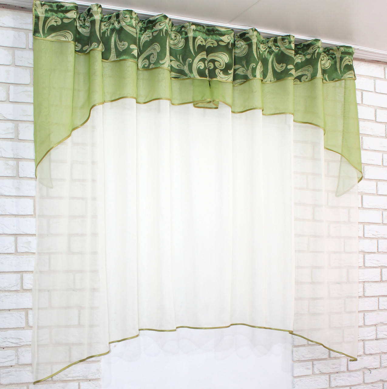 

Кухонная занавеска (240х150см.) на кухню, балкон. Цвет белый с зелёным и оливковым. Код 00к 59-171