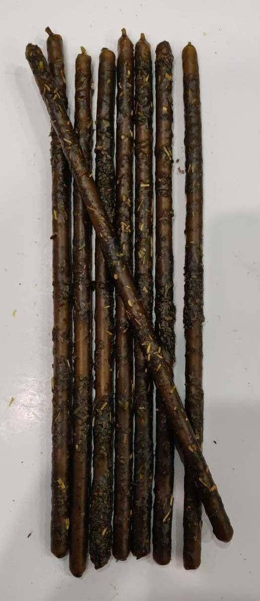 

Свеча восковая с полынью