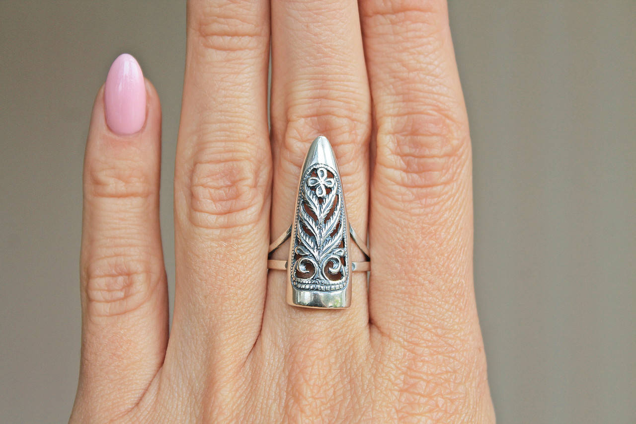 

Серебряное кольцо Хартов 1300 р.18,5