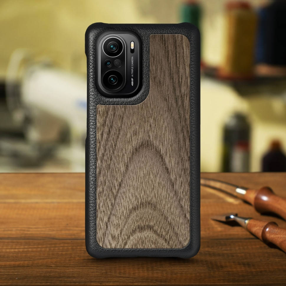 

Кожаная накладка Stenk WoodBacker для Xiaomi Poco F3 Чёрная, Черный