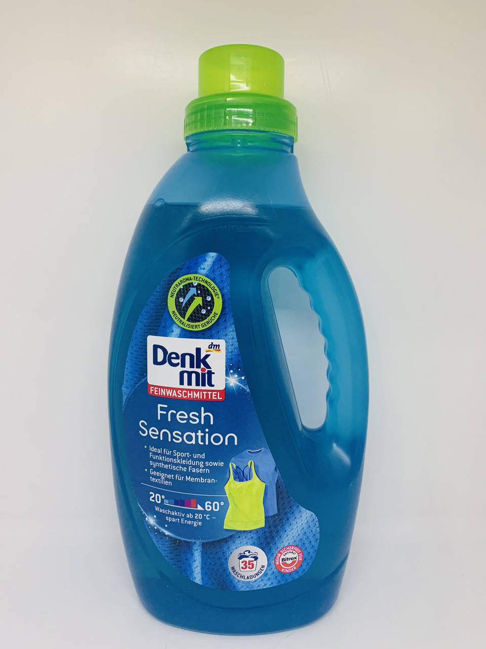 

Гель Denkmit Fresh Sensation для стирки синтетических тканей и мембран 1, 5 л