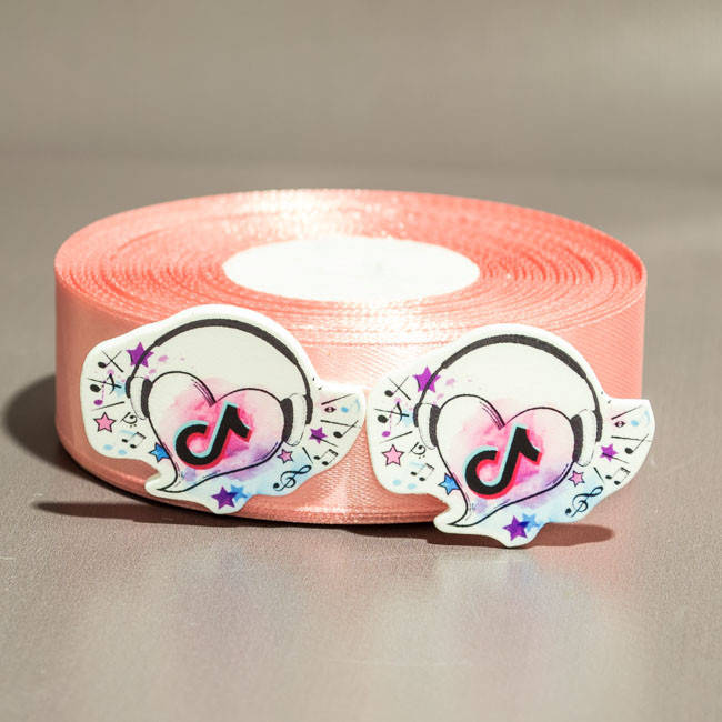 

Кабошон Серединка ТИК ТОК сердце в наушниках Сб-474, Разные цвета