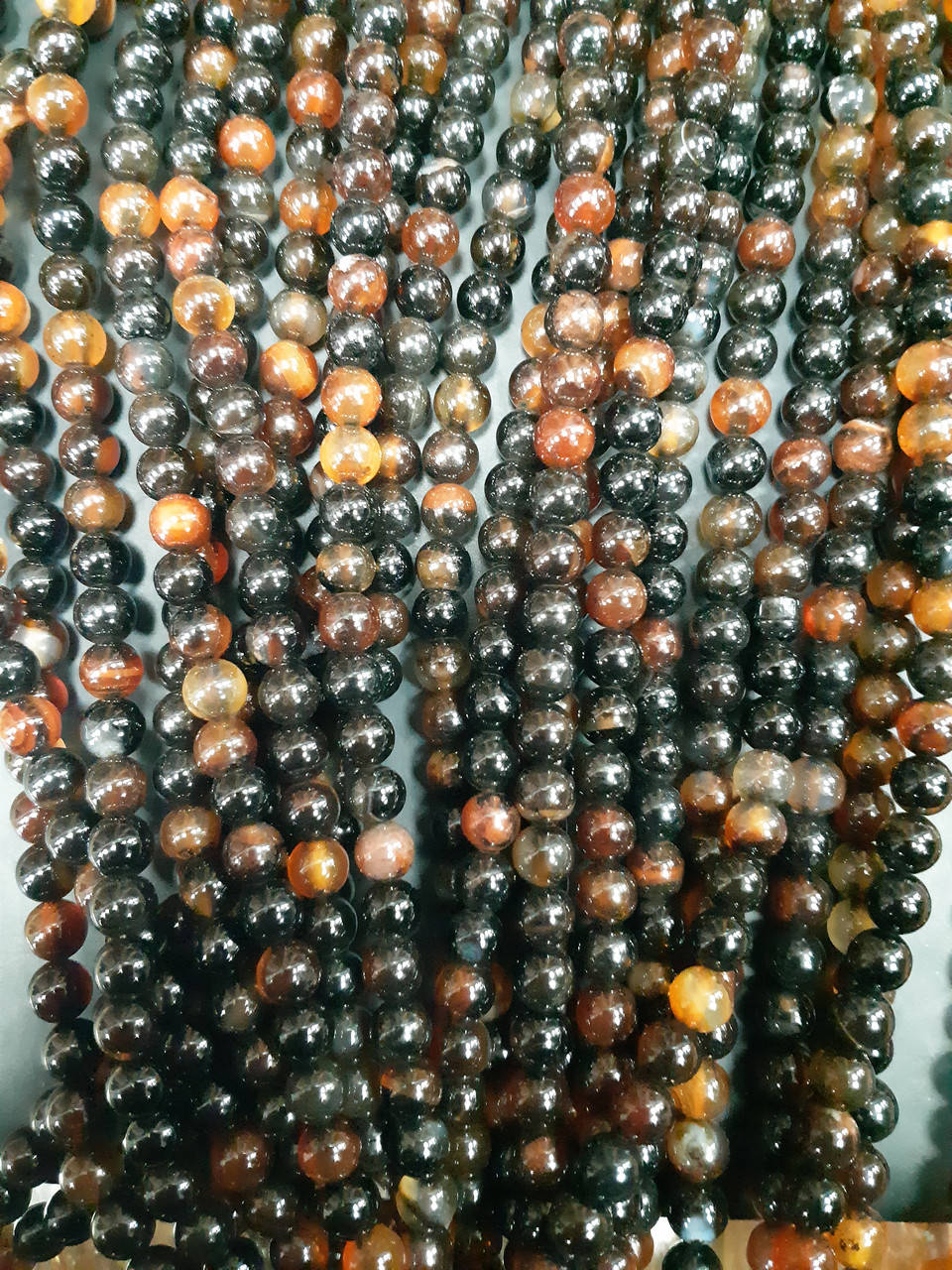 

Бусины на нитке Сердолик из Агатом d-5мм L-37см