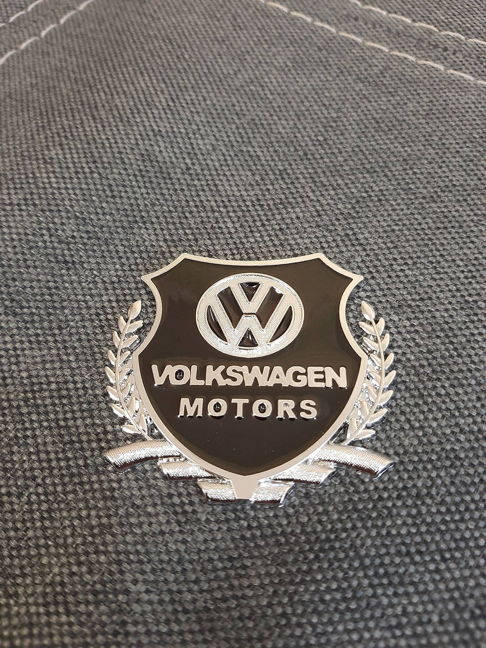 

Наклейка/Шильдик/Емблема Volkswagen motors 50×55 мм.