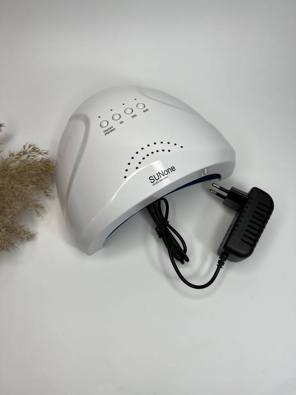 

Гибридная лампа для геля и гель лака Sun one на 48w Белая, Белый