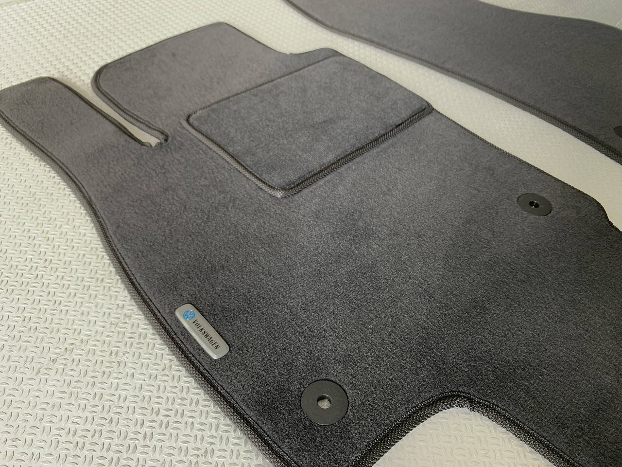 

Ковры для автомобиля Volkswagen Passat B8 US, Черный