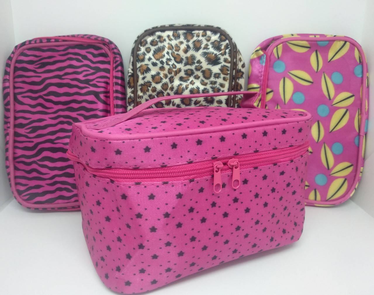 

Косметичка Чемоданчик, Разные цвета