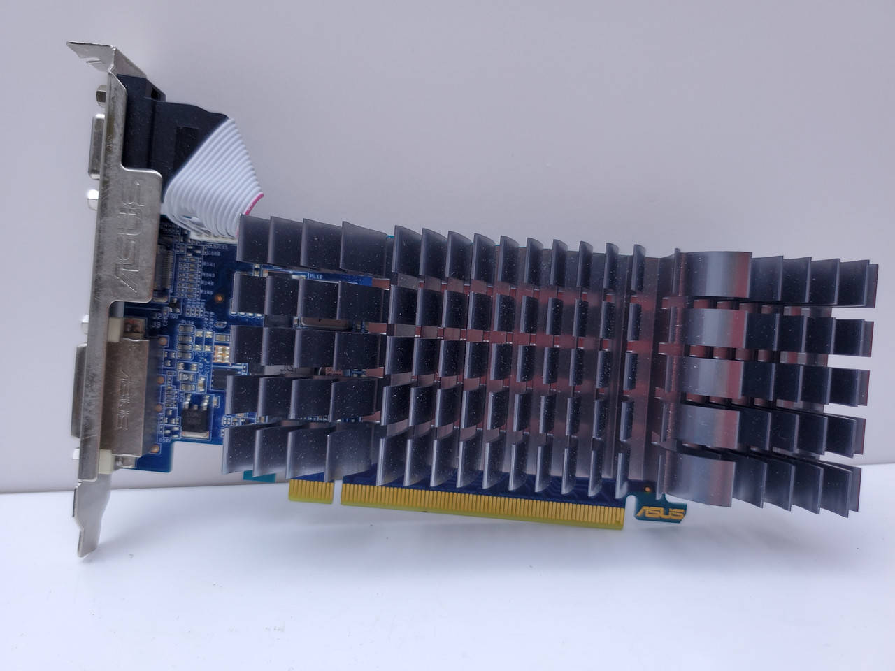 

Видеокарта NVIDIA GT 610 1GB PCI-E HDMI
