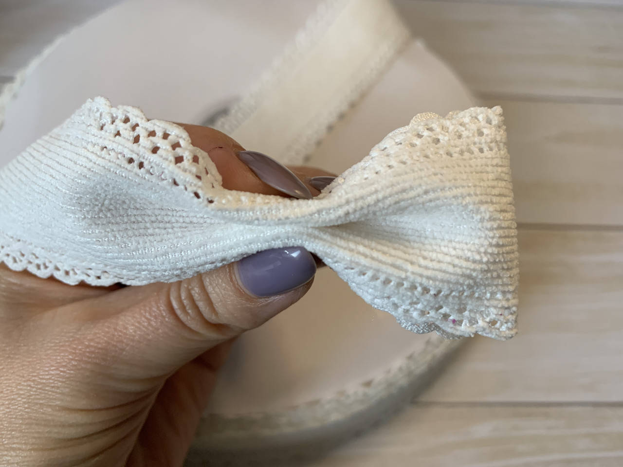 

Ажурная лента из микровельвета, 38 мм, белая