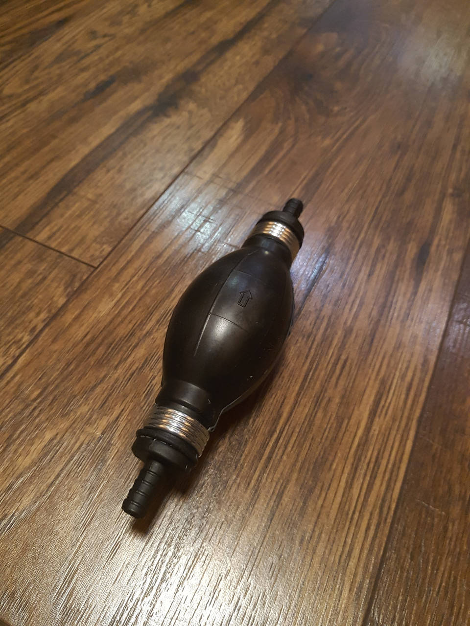 

Ручная подкачка топлива (груша) D=8mm (вход = прямой / выход = прямой)