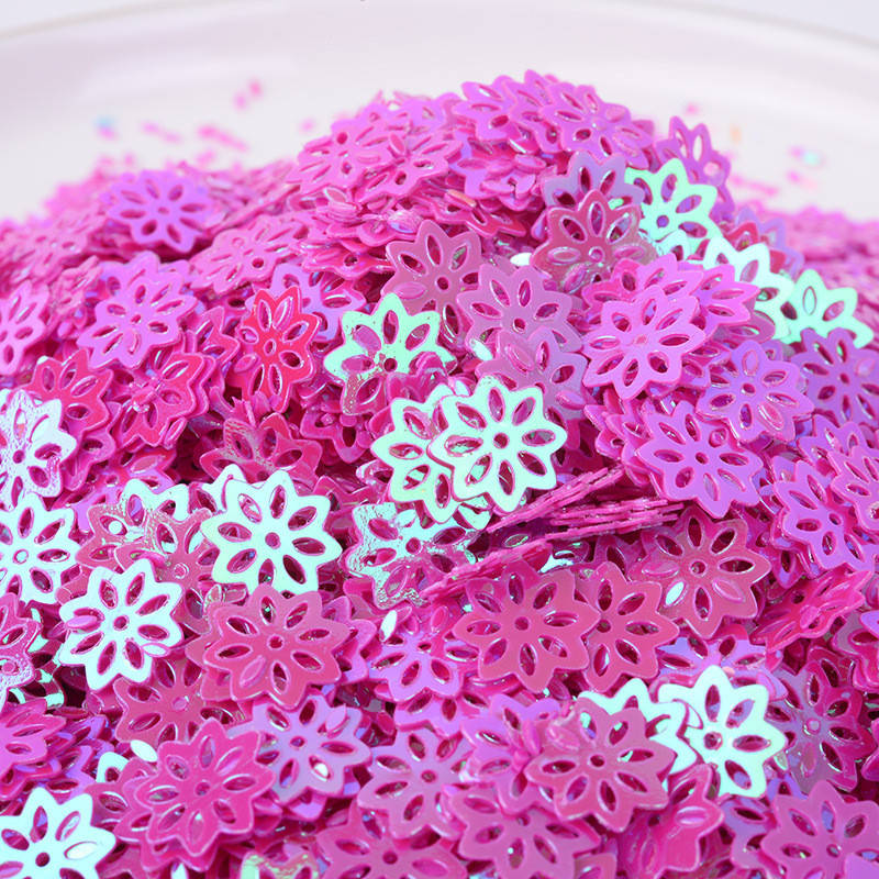 

(20 грамм ≈ 600 шт) Пайетки "Цветок" 9мм Цвет - малиновый с отливом, Белый