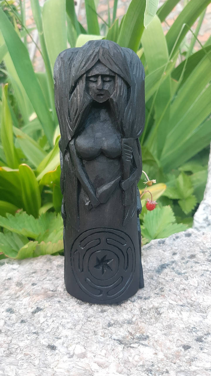 

Статуетка з дерева "Геката" (Εκάτη). Грецька міфологія