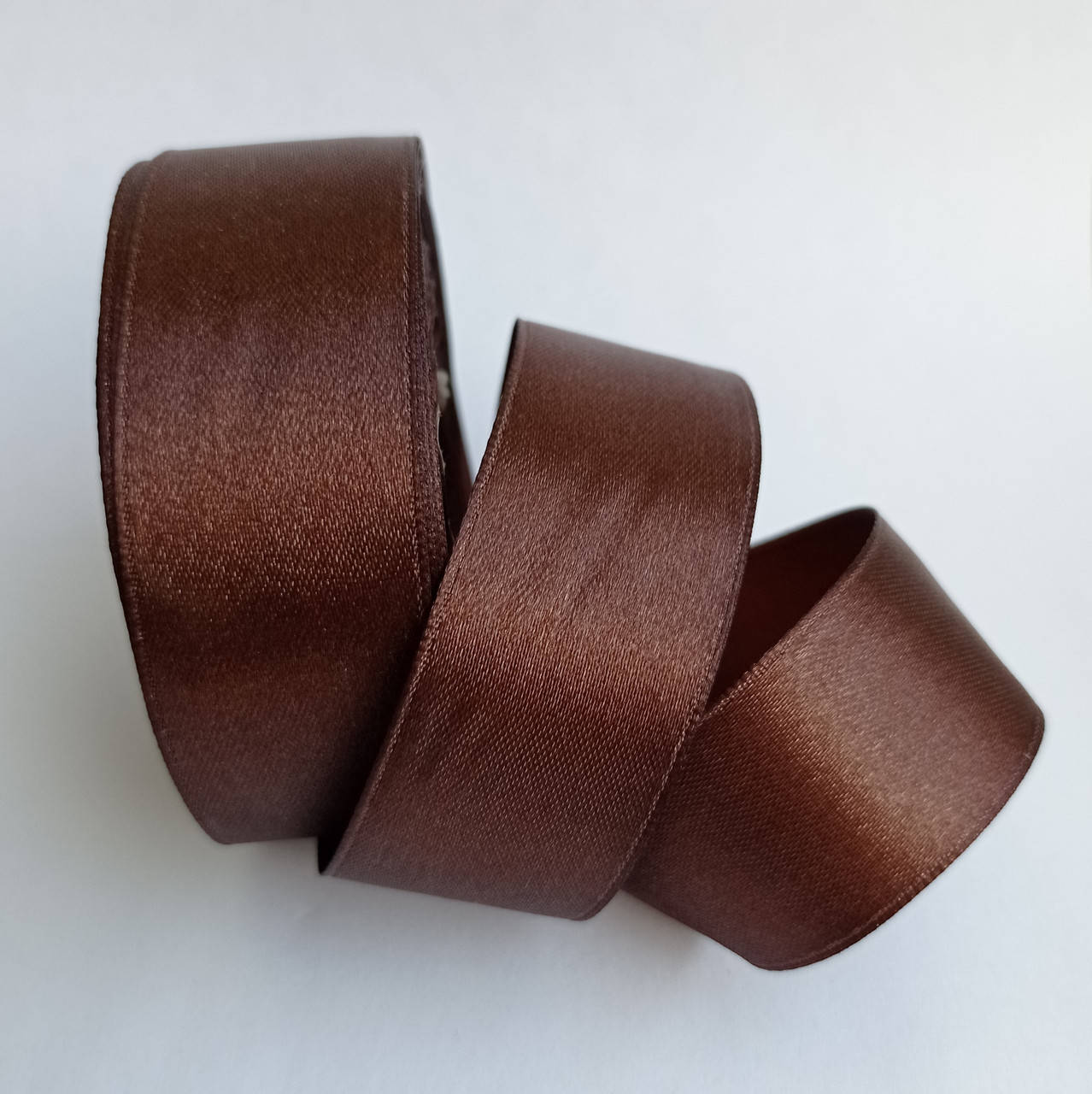 

Лента атласная темно-коричневая 25 мм