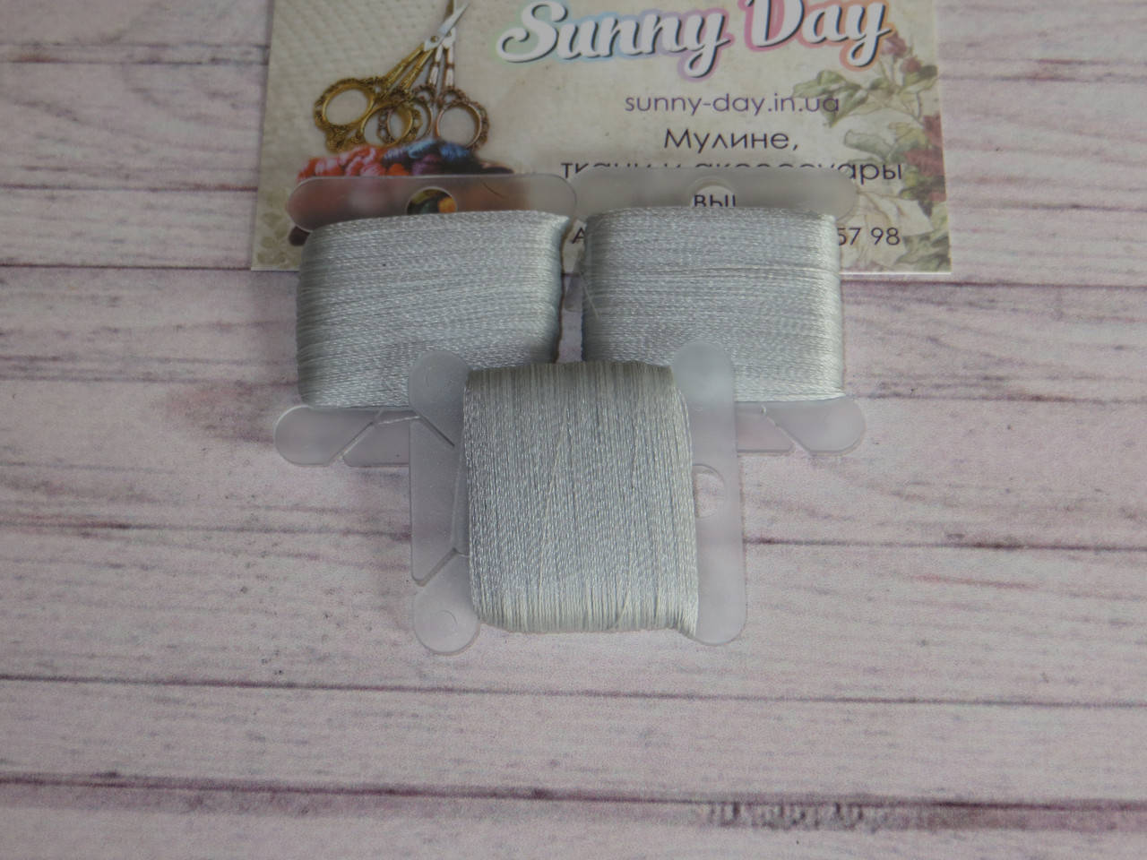 

Светящиеся нити, цвет серый