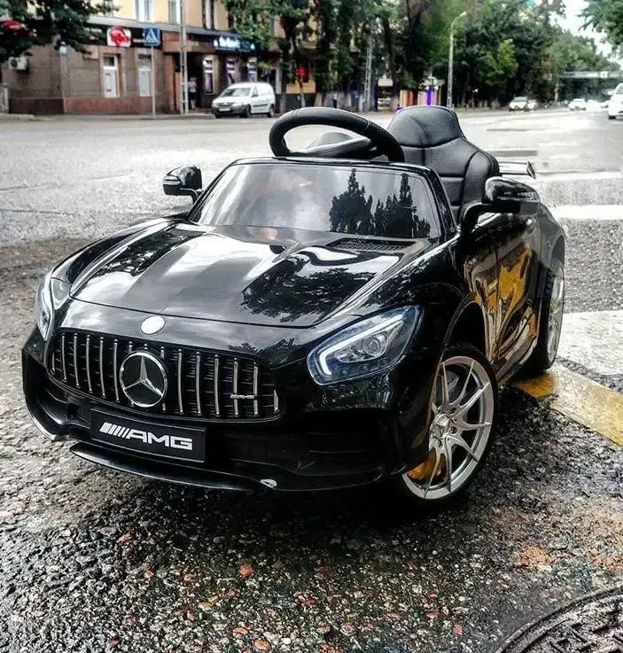 

Детский электромобиль Mercedes AMG черный лак