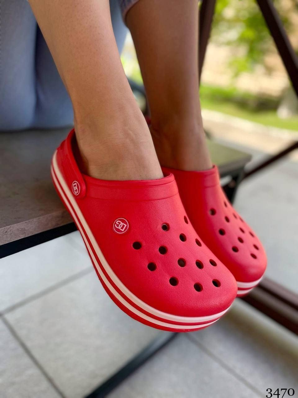 

Кроксы женские красные