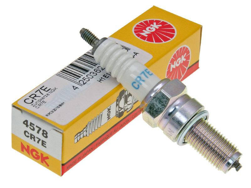 

Свеча зажигания NGK 4578 / CR7E
