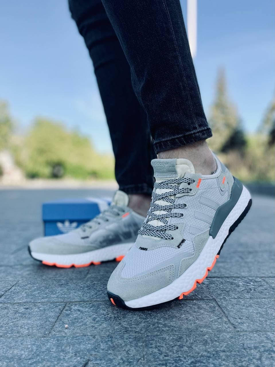 

Adidas Nite Jogger серые мужские демисезонные кроссовки. Лето/осень/весна, мужские нейлоновые кроссовки. 45, Черно-белый