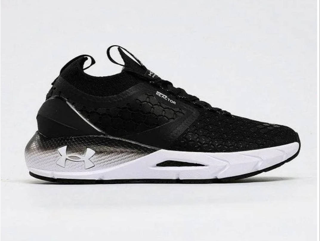 

Мужские кроссовки UnderArmour HOVR Phantom 2 CG Reactor, Черно-белый