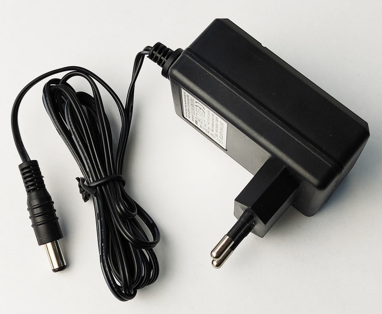 

Зарядное устройство детского электромобиля Wellye 6V 1000mA разъём 5 мм