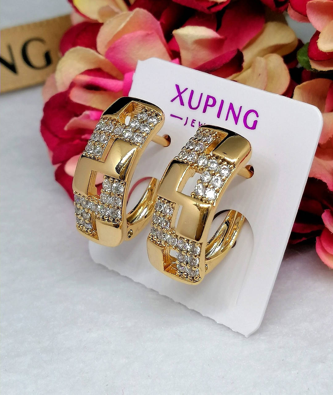 

Стильные серьги из медицинского золота. Ювелирная бижутерия Xuping. Позолоченные серьги