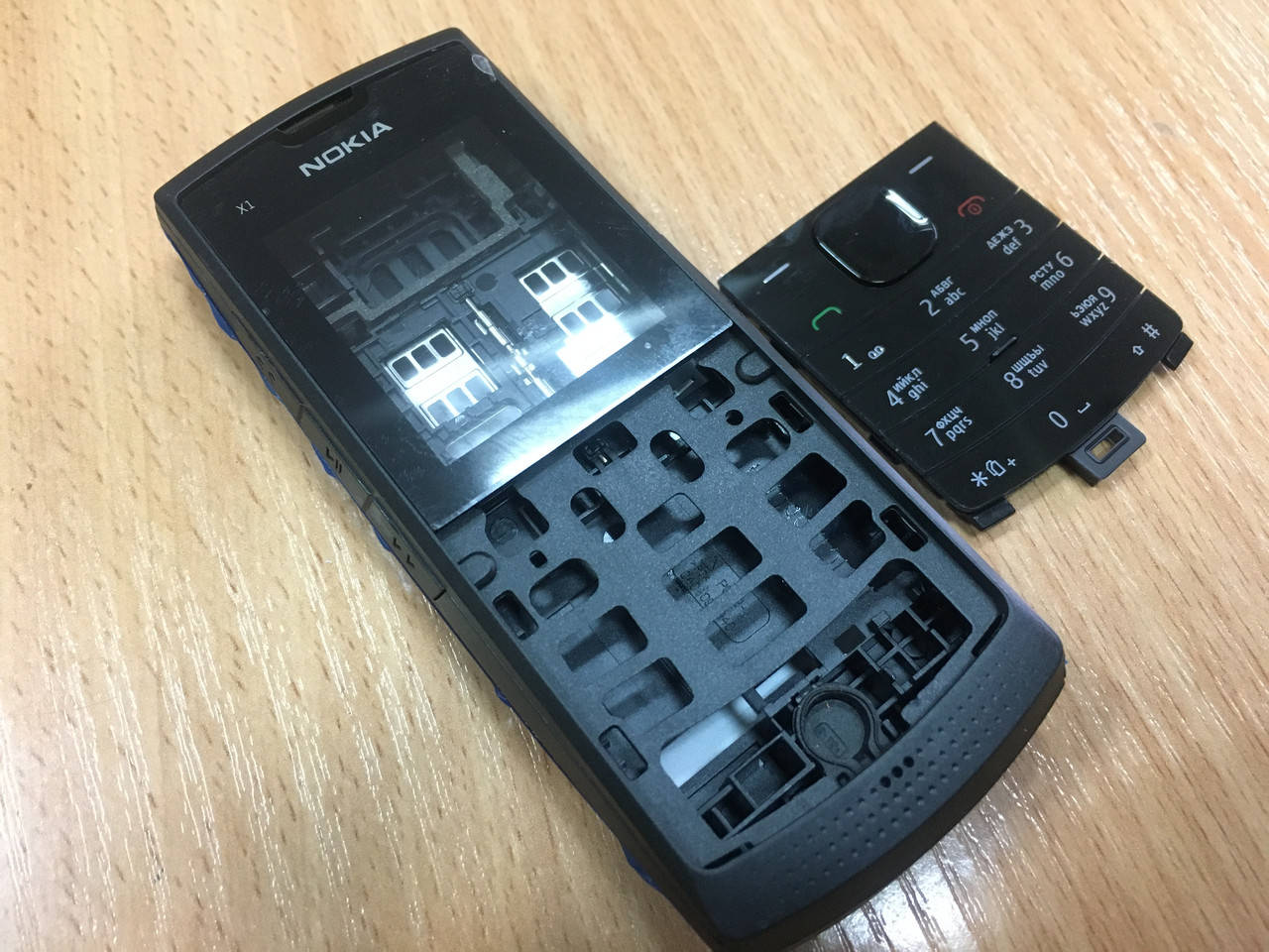 

Корпус для Nokia X1 полный с клав/без клавиатуры.Цвет:Черный/синий