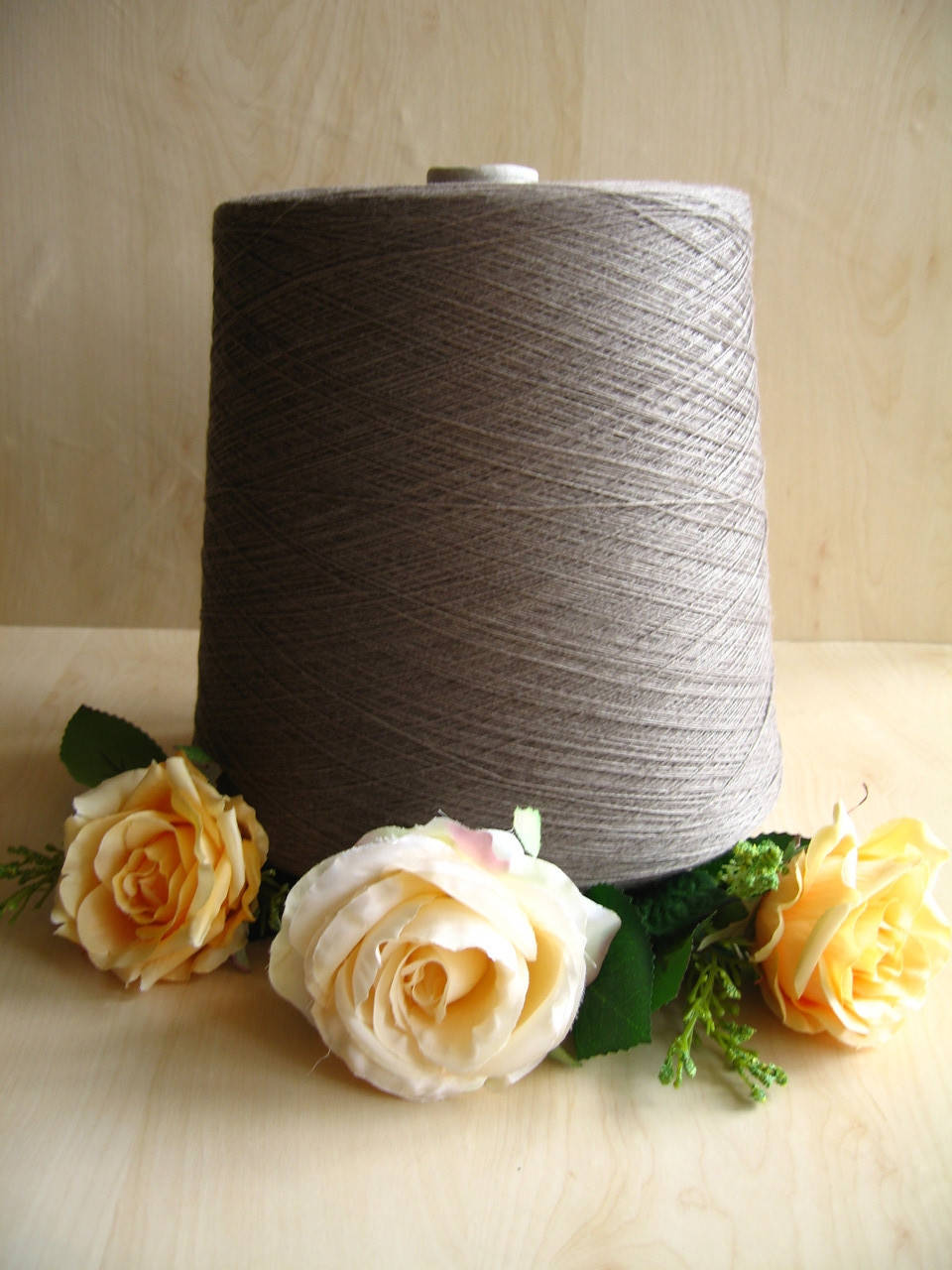 

Итальянская бобинная полушерсть от FOLCO FILIVIVI art Bilma 50% Меринос, 50% РС.1600 м. в 100 гр. Темный беж, Бежевый