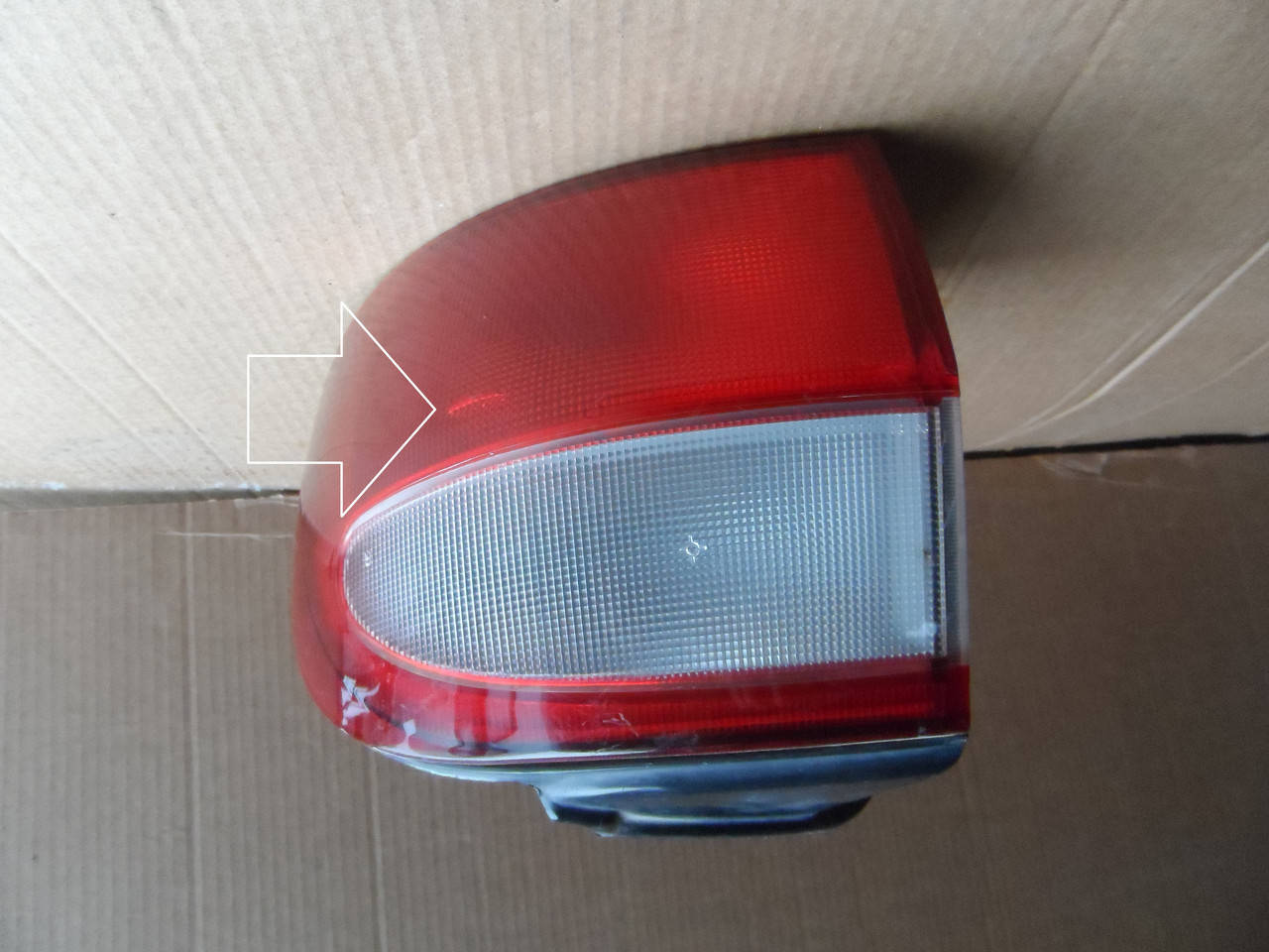 

Фонарь задний правый наружный Hyundai H1 1997-2004 СКОЛ 924024A010 924024A000