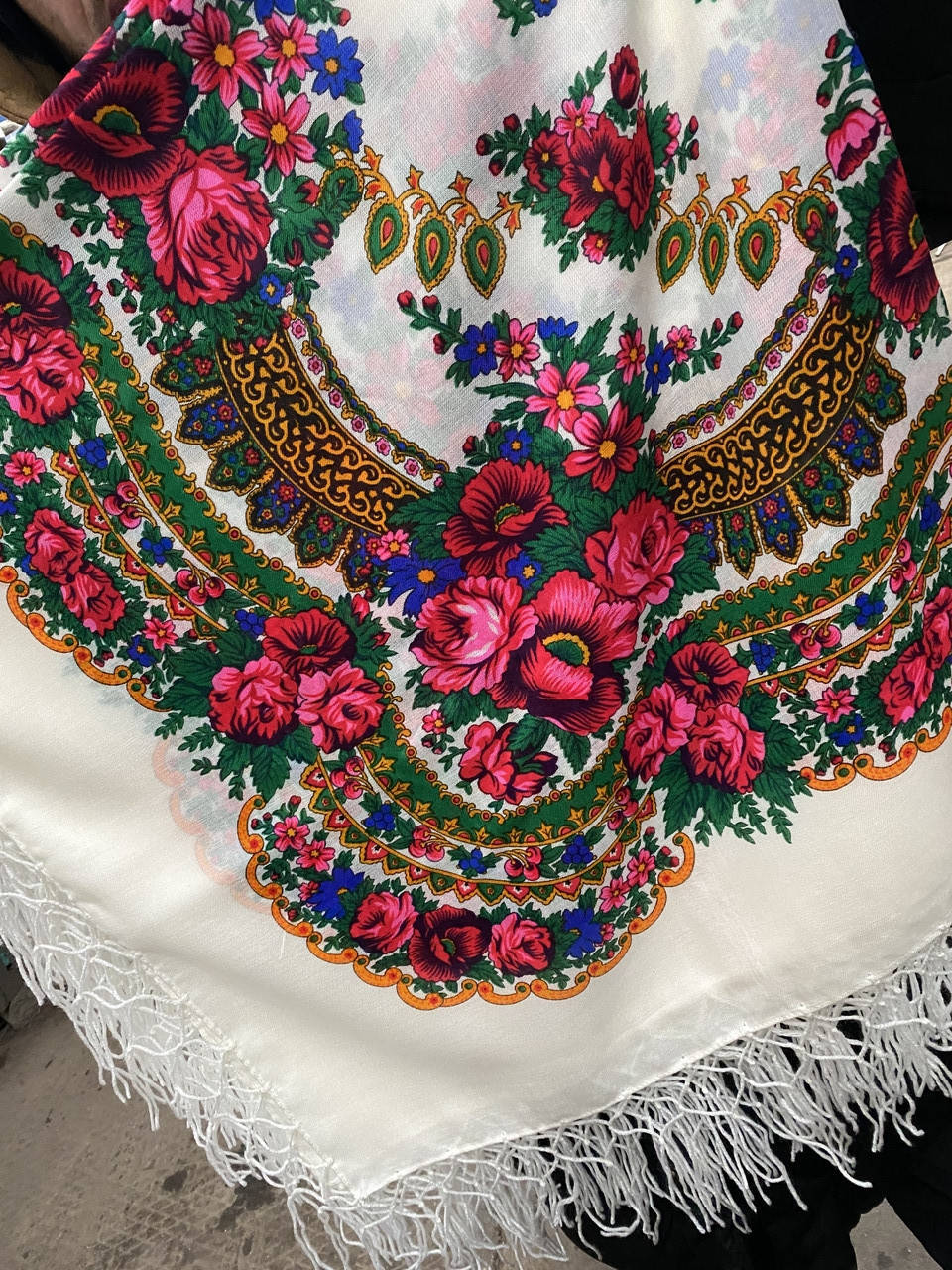 

Хустка українська. Українська хустка з бахромою Біла 120*120, Разные цвета