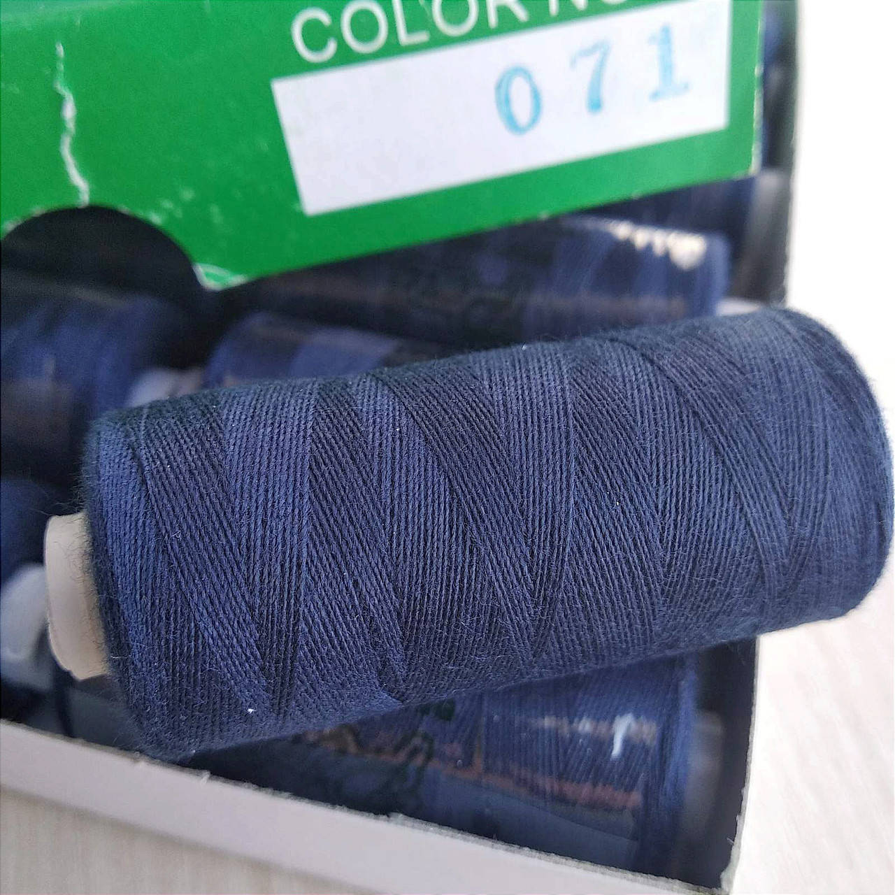 

Нитки Peri №40 котушка 400 ярд, темно синя (071), Синий