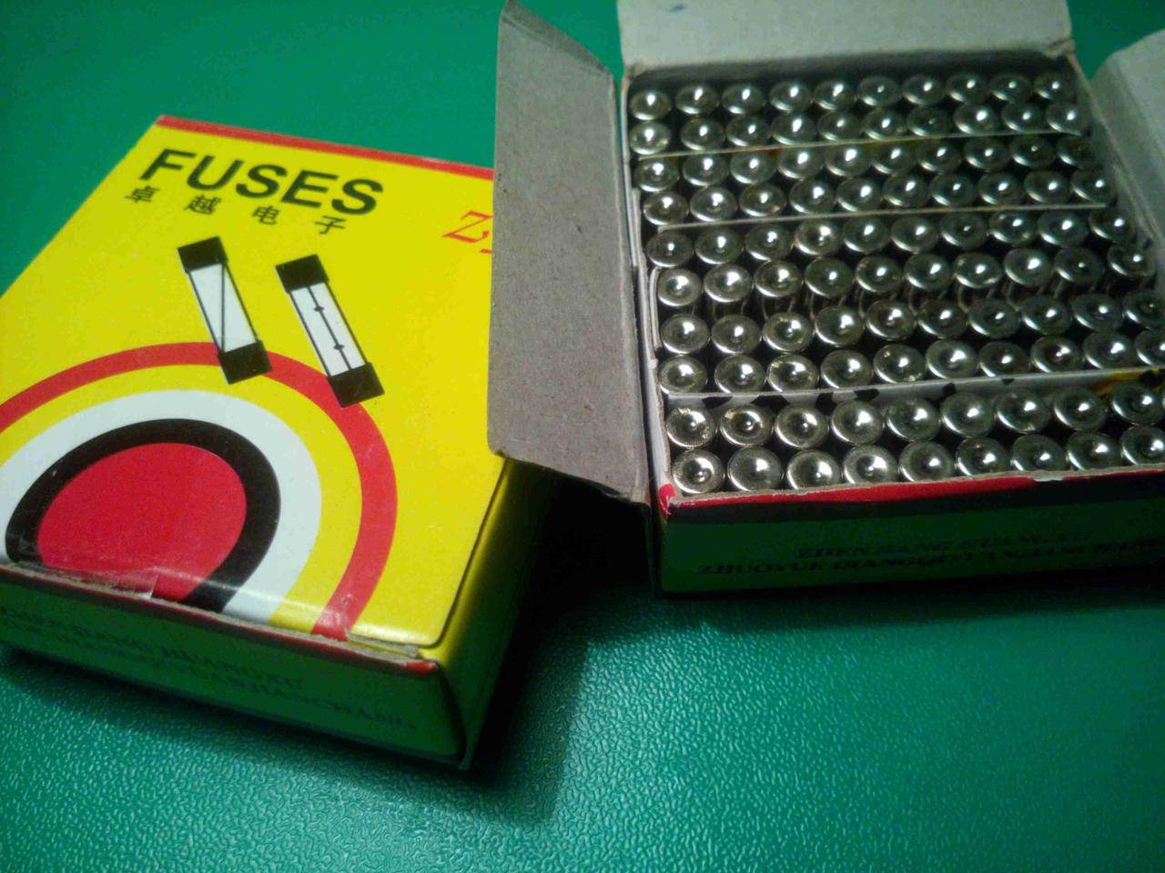 

Стеклянный предохранитель 10A 250В 5 х 20 мм