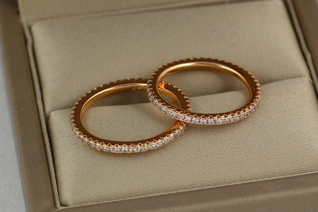 

Кольцо Xuping Jewelry дорожка с камнями в один ряд по кругу р 16 золотистое