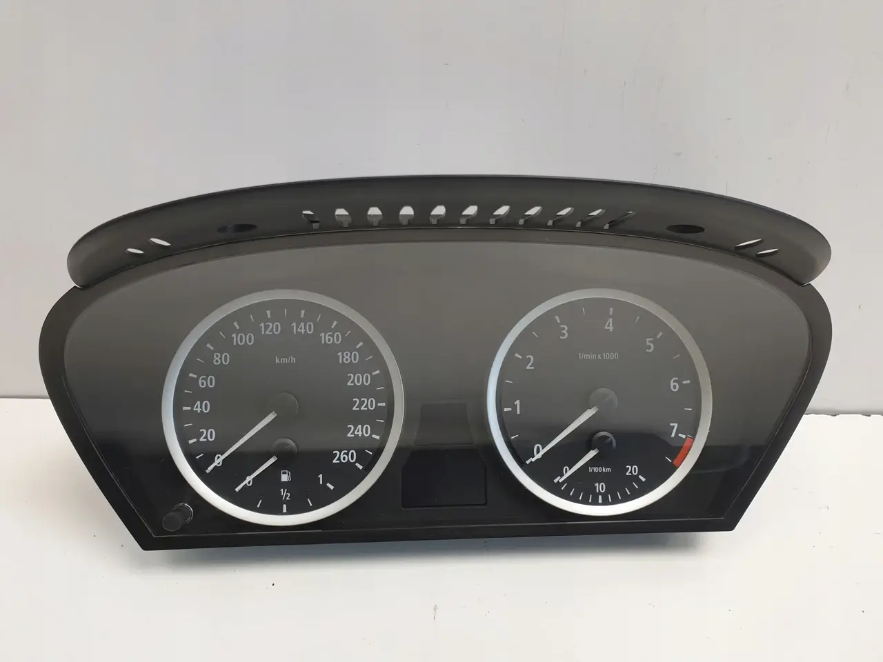 

Панель приборов BMW E60 E61 2.5 ЧАСЫ 6974572 (Версія Європ.) под заказ 2-4 дн