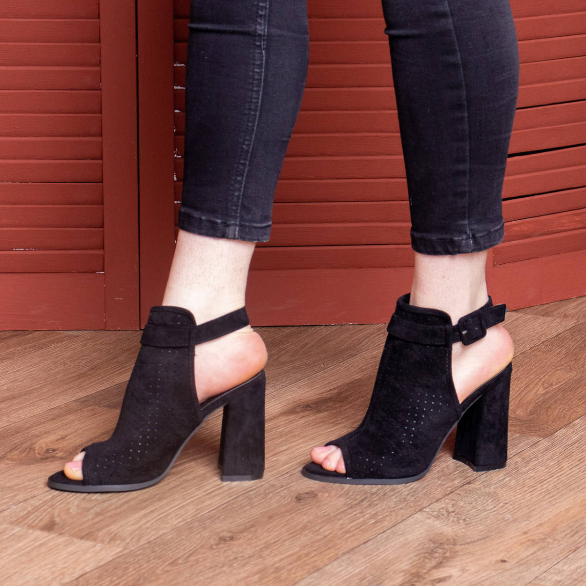 

Женские босоножки Fashion Jackson 1566 36 размер 23,5 см Черный