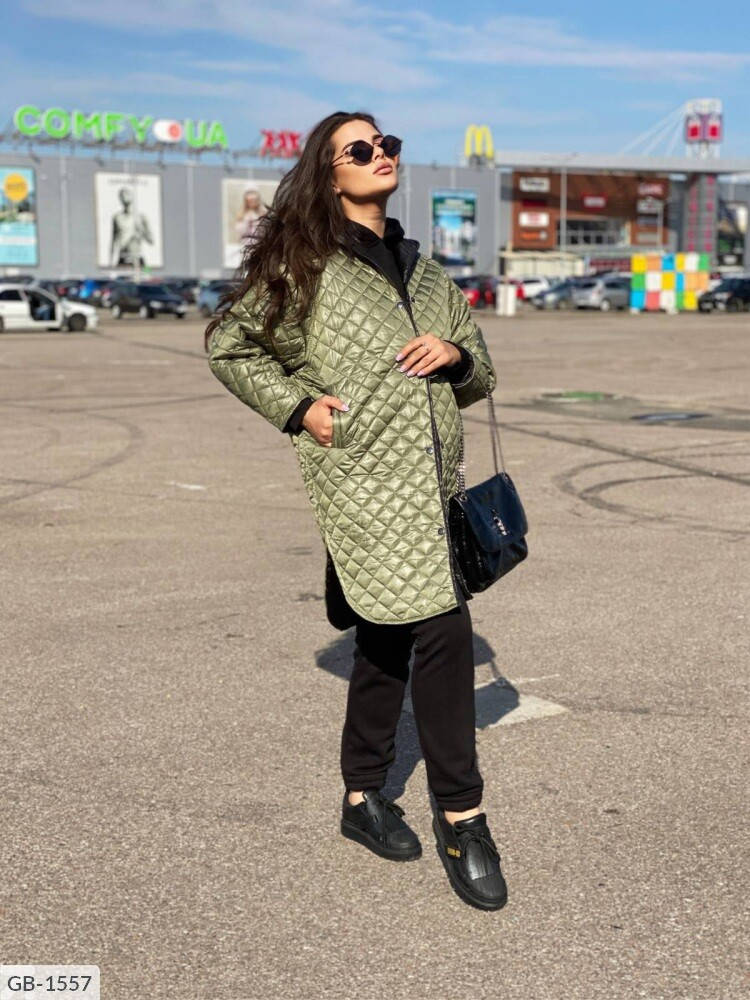 

Длинная женская куртка-рубашка стеганая свободного покроя оверсайз весна на кнопках большого размера 50-60