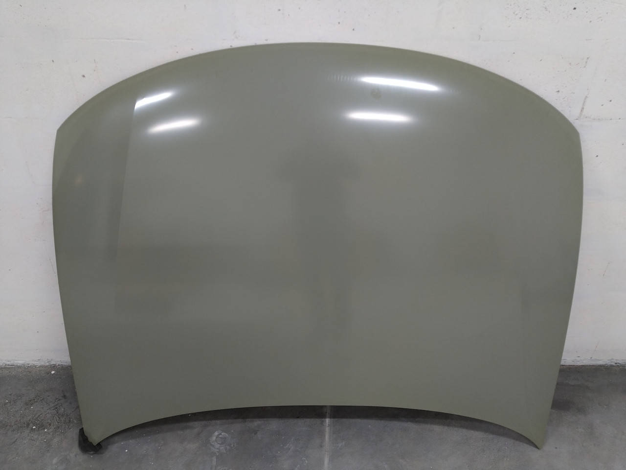 

Капот VW PASSAT B5 08.96-11.00 (SIGNEDA PVW20022AK) 3B0823031E 3B0823031C