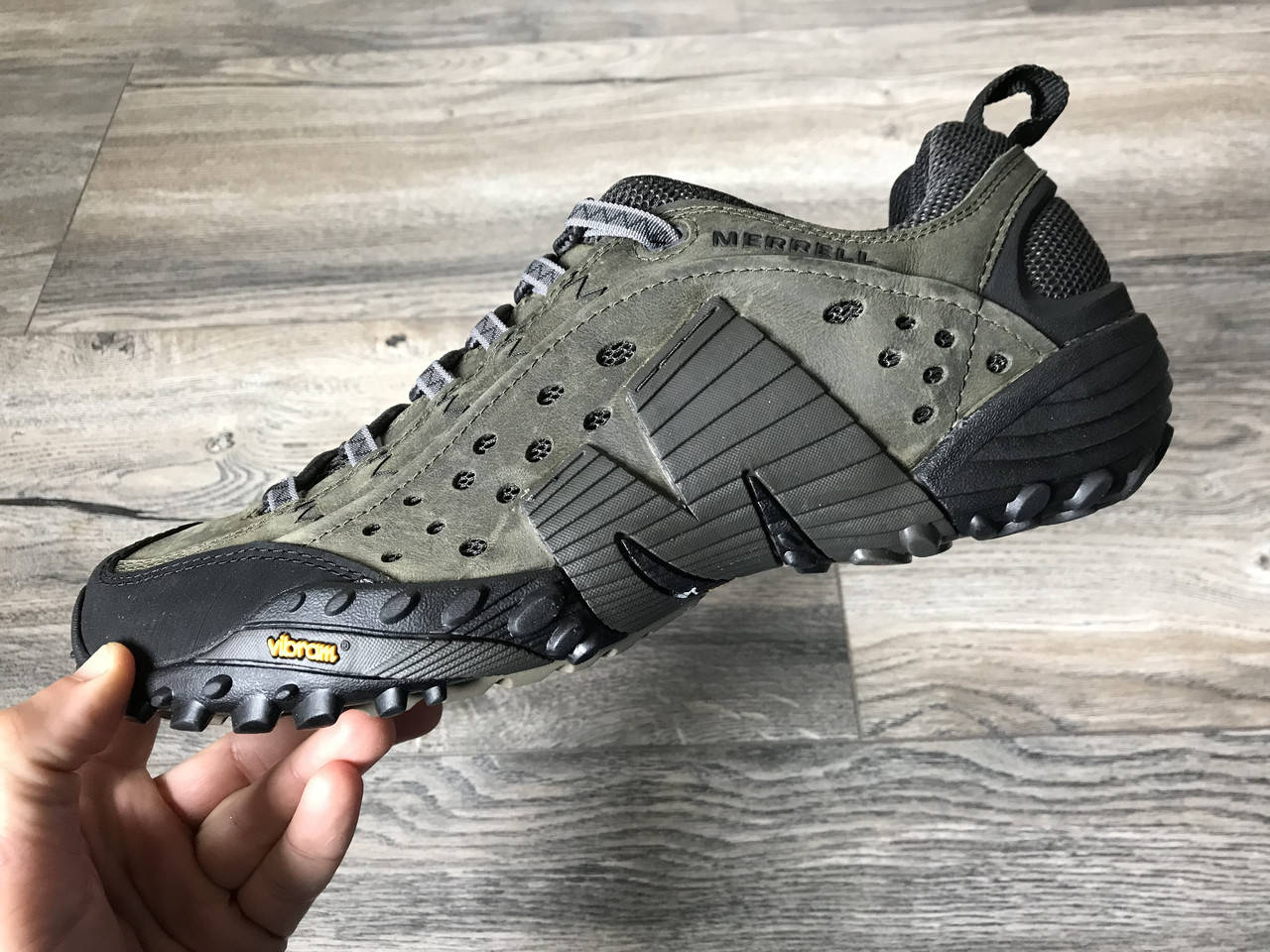

Мужские кроссовки MERRELL INTERCEPT (J559595), Зелёный