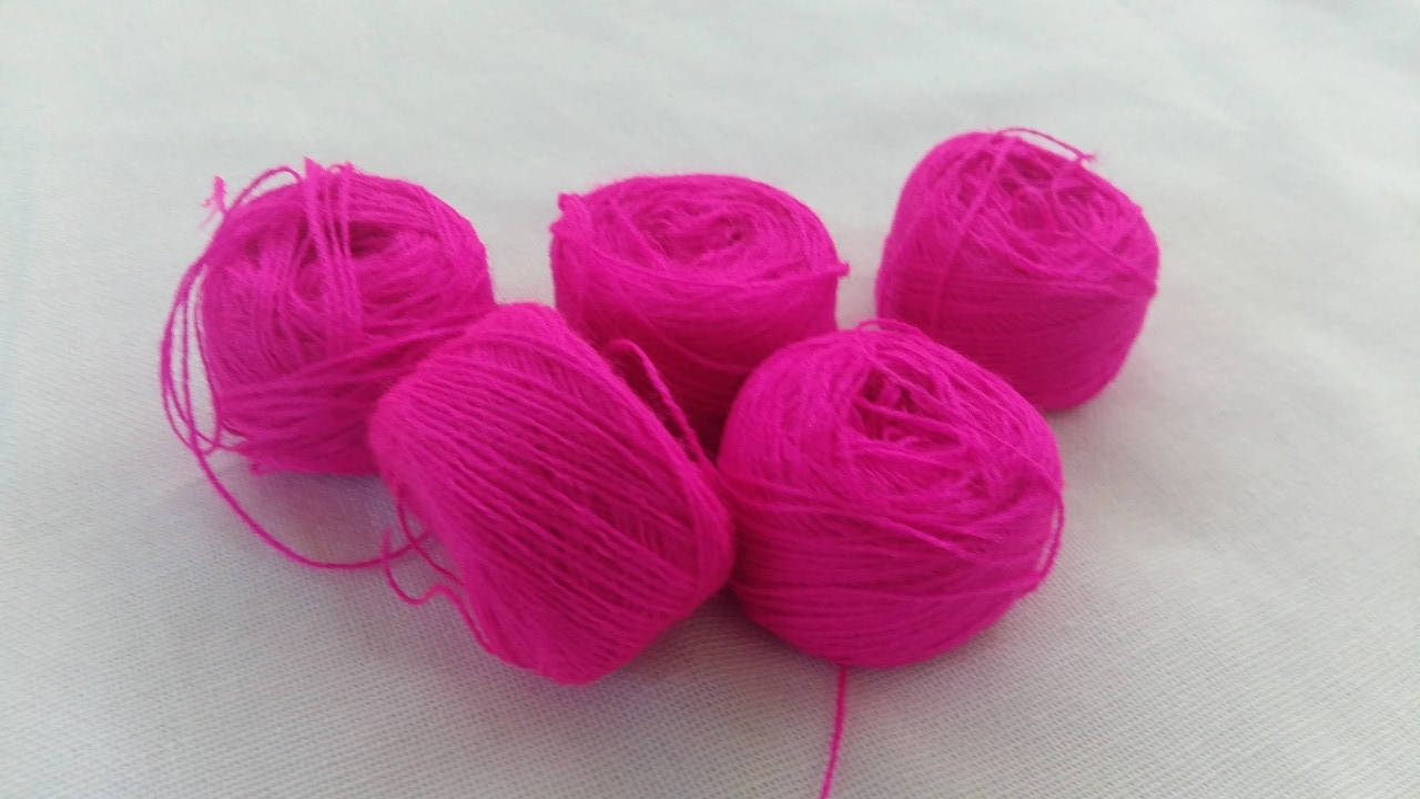 

Акрил для вышивки: розовый