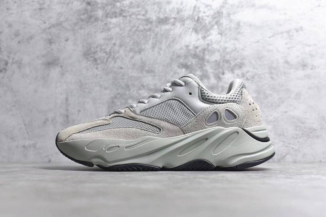 

Мужские кроссовки Adidas Yeezy 700